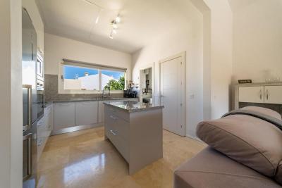 Villa for sale in Coín - R5412289