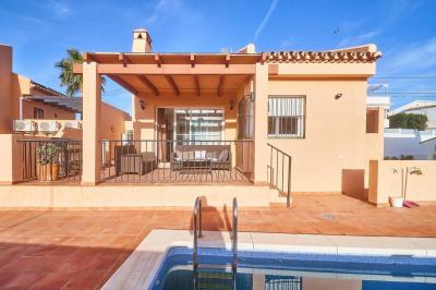 Villa for sale in Calaburra - Chaparral - R5251855