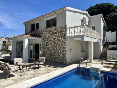 Villa myytävänä El Rosario-Ricmar, Marbella - 7353-NGS Villa myytävänä El Rosario-Ricmar, Marbella - 7353-NGS