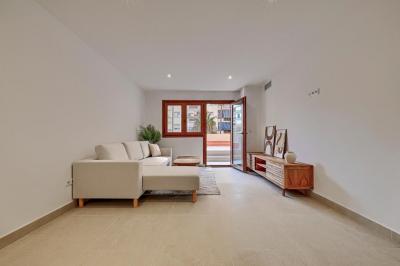Apartment for sale in Playa de la Fontanilla, Marbella - MA-MB-VIV2