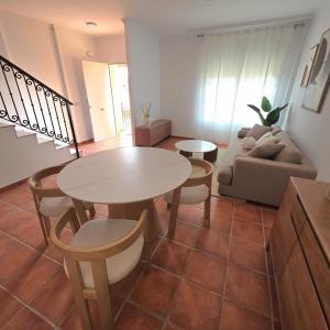 Вилла на продажу в Cuevas del Almanzora - V-1301-1 CHALET ADOSADO EN CUEVAS Вилла на продажу в Cuevas del Almanzora - V-1301-1 CHALET ADOSADO EN CUEVAS