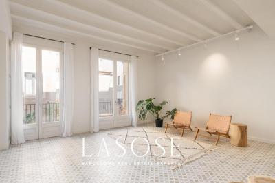 Квартира на продажу в El Casc Antic - 25102NM Квартира на продажу в El Casc Antic - 25102NM