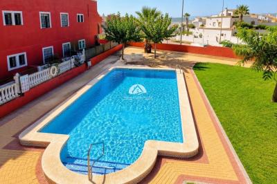 Бунгало на продажу в Los Almendros-La Florida - IH-90025 Бунгало на продажу в Los Almendros-La Florida - IH-90025