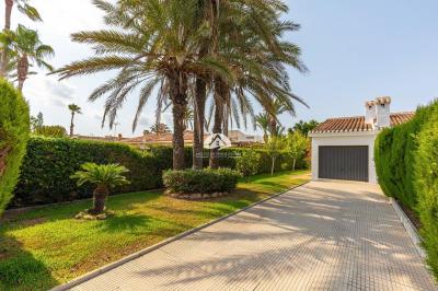 Villa for sale in Playa de los Locos - MM-45306