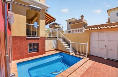 Bungalow for sale in Playa de los Locos, Torrevieja - AA-3637