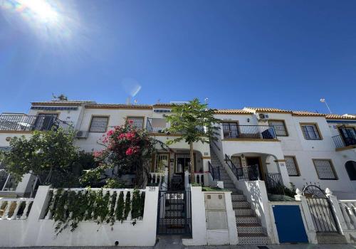 Apartment for sale in Los Almendros-La Florida - AA-3796