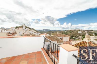 Casa en venta en Sedella - TH1383