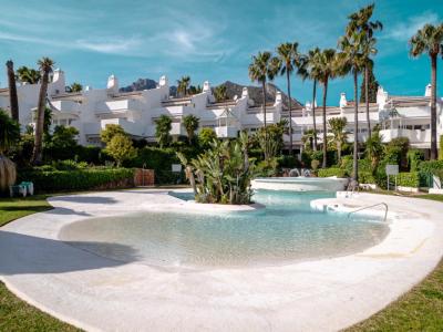 Bungalow en venta en Lomas de Marbella Club-Puente Romano, Marbella - HH 2025 / 9501 Bungalow en venta en Lomas de Marbella Club-Puente Romano, Marbella - HH 2025 / 9501