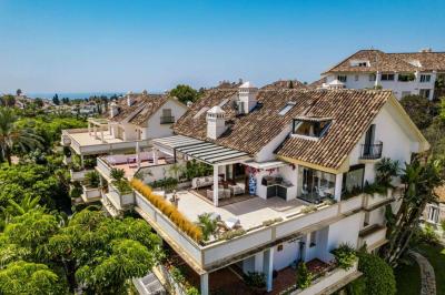 出售酒店式公寓Lomas De Marbella Club-Puente Romano - HH 2025 / 9544