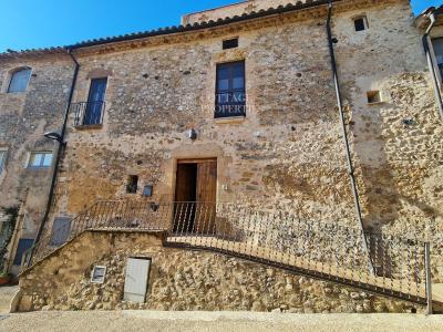 Villa for sale in Cabanelles - 1902