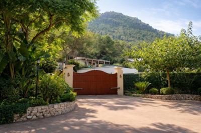 Villa for sale in Urbanizaciones - PNVL0031