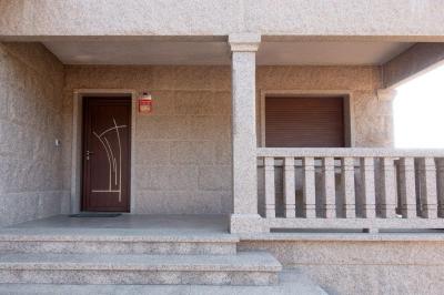 Chalet for sale in Ponteareas - Da0129