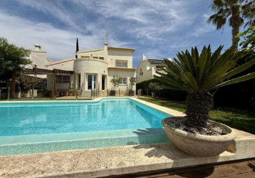 Вилла на продажу в Villamartín-Las Filipinas - MLSC1235365 Вилла на продажу в Villamartín-Las Filipinas - MLSC1235365