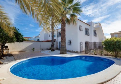 Villa myytävänä El Chaparral - MLSC2407760
