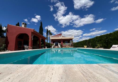 Country Properties in Dolores