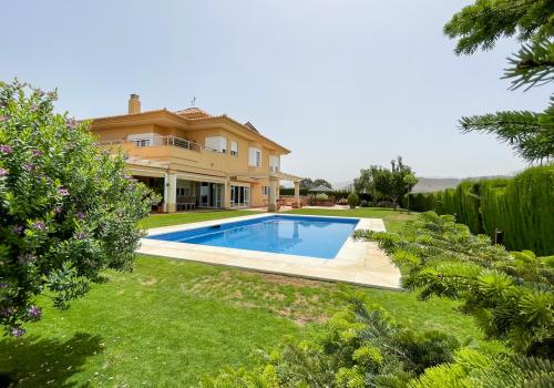 Villas in Antequera