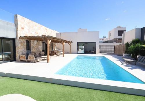 Homes in Algorfa