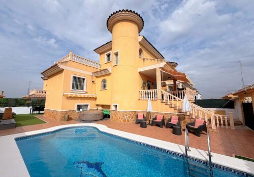 Homes in Algorfa