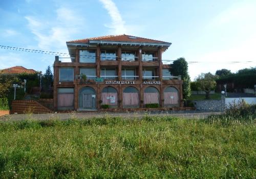 Chalet for sale in Santa Cruz de Bezana - 00356