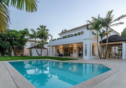 Villa en alquiler en Guadalmina Baja, Marbella - EC-RE1096L Villa en alquiler en Guadalmina Baja, Marbella - EC-RE1096L