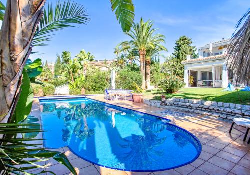 Villa to rent in Marbesa, Marbella - EC-RE1068L Villa to rent in Marbesa, Marbella - EC-RE1068L
