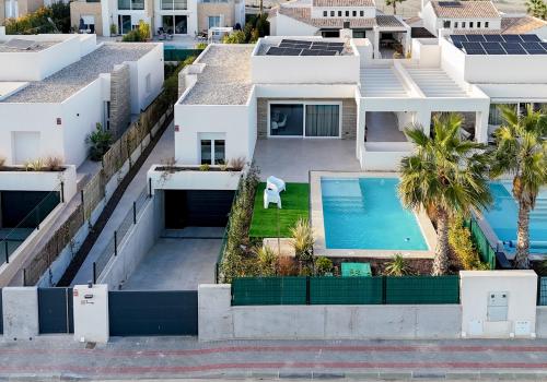 Properties in Algorfa