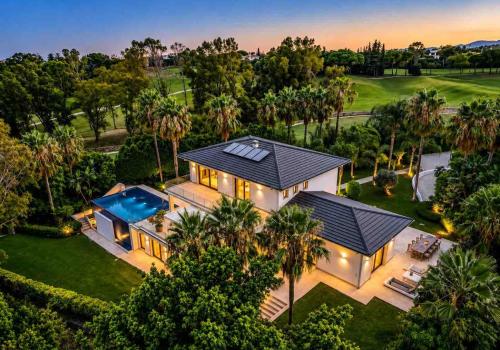 Villa for sale in Los Naranjos, Marbella - 04486