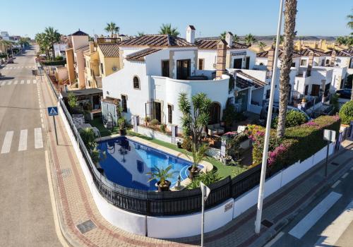 Villas in Algorfa