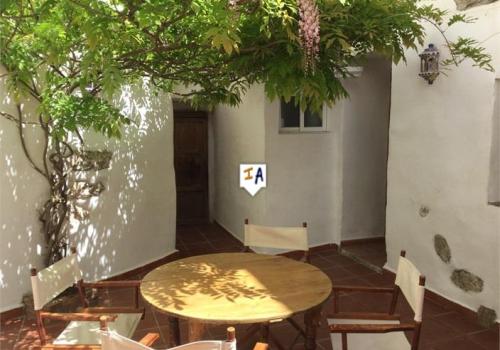 Properties in Colomera