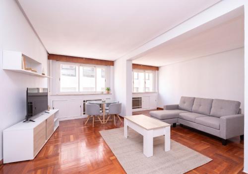 Flat to rent in Vallehermoso, Madrid - AHT-ALQGB