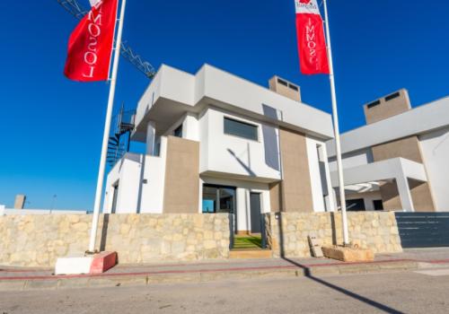 Properties in Algorfa