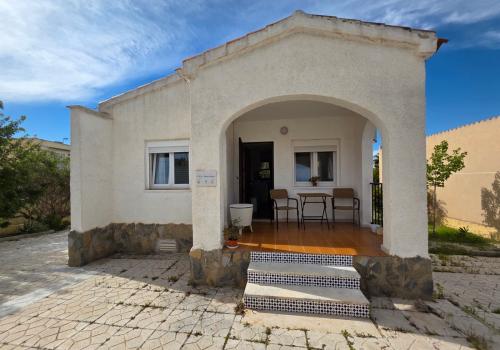 Villa zum miete in La Marina, Elche - R556 Villa zum miete in La Marina, Elche - R556