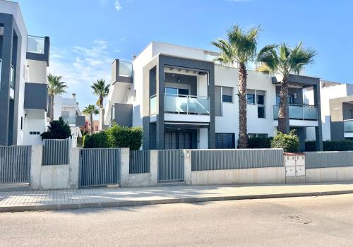 Bungalow myytävänä Punta Prima, Torrevieja - B-3559 Bungalow myytävänä Punta Prima, Torrevieja - B-3559