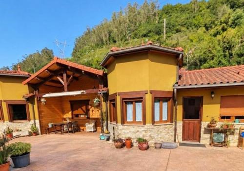 Chalets in Ribera de Arriba