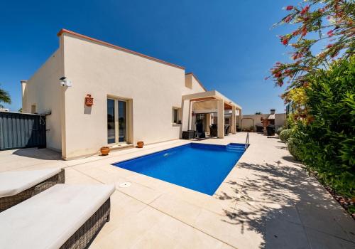 Villa for sale in Coín - R5412289