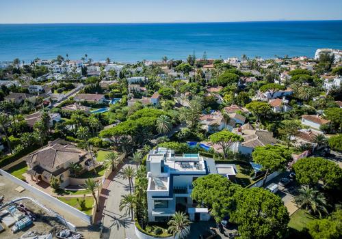 Villa for sale in Marbesa, Marbella - R5446384