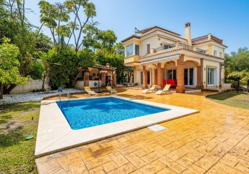 Villa for sale in Mijas Golf - R5358178