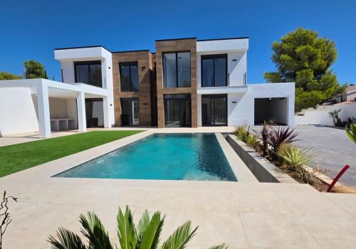 Homes in L' Ametlla de Mar