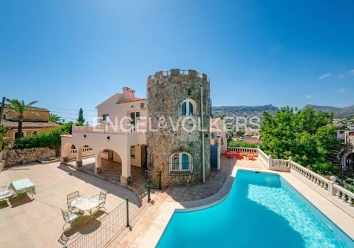 Villa for sale in Calpe Pueblo - W-04A8A4