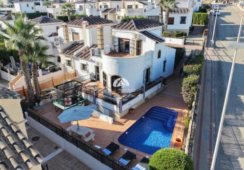 Villas in Algorfa