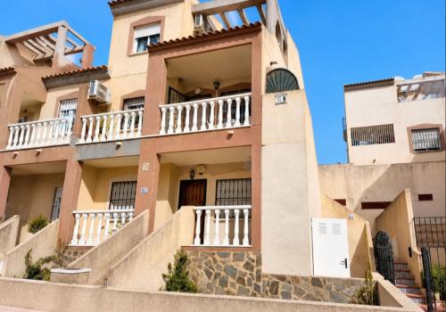 Duplex for sale in Los Almendros-La Florida - AA-3599