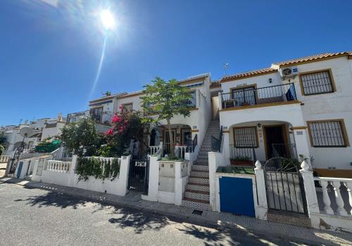 Apartment for sale in Los Almendros-La Florida - AA-3796
