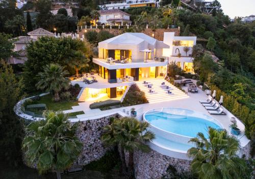 Villa for sale in Benahavís - DPIe23746