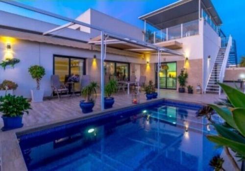 Villas in Daya Nueva
