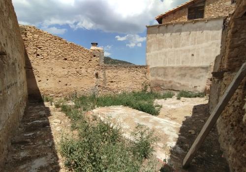 Plots in Ráfales
