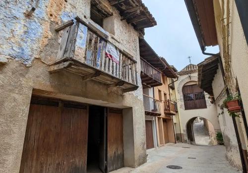 Houses in Peñarroya de Tastavins