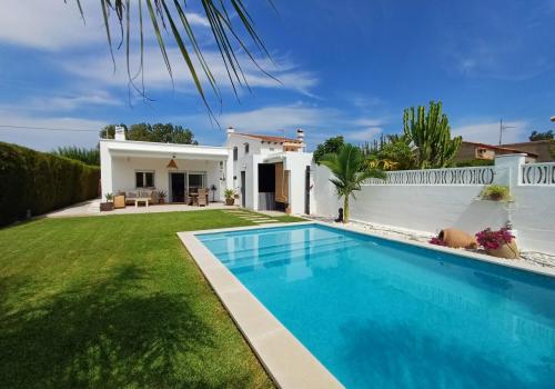 Villa à louer à Oliva Nova - R-1551918 Villa à louer à Oliva Nova - R-1551918