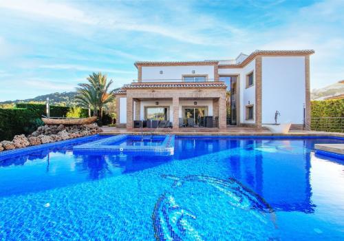 Villa for sale in Partida Comunes-Adsubia - BP2974